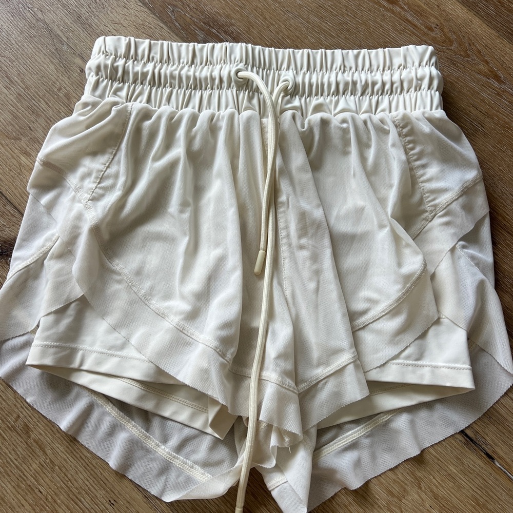 popflex Cream Shorts with mesh detail